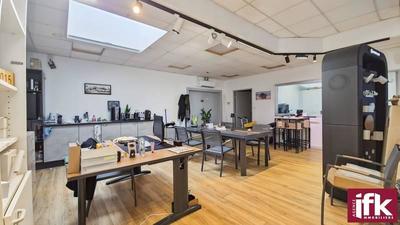 Local commercial - 87 m² - 4 pièces