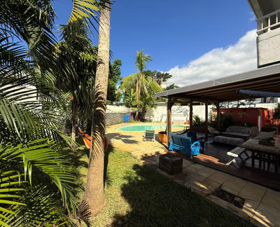 Maison - 210 m² - 7 pièces