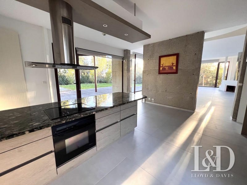 Villa - 240 m² - 7 pièces