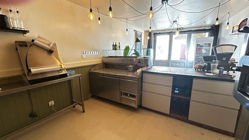 Fonds de commerce - Magasins - 58 m²