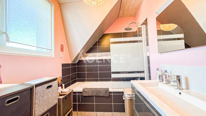 Maison de ville - 92 m² - 4 pièces