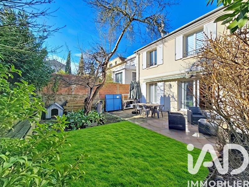 Maison - 174 m² - 9 pièces