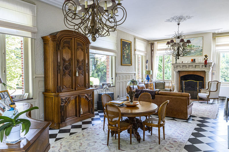 Propriété - 480 m² - 13 pièces