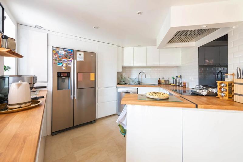 Maison de bois - 220 m² - 8 pièces