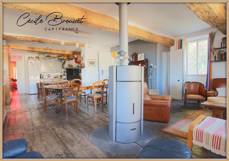 Propriété - 624 m² - 20 pièces