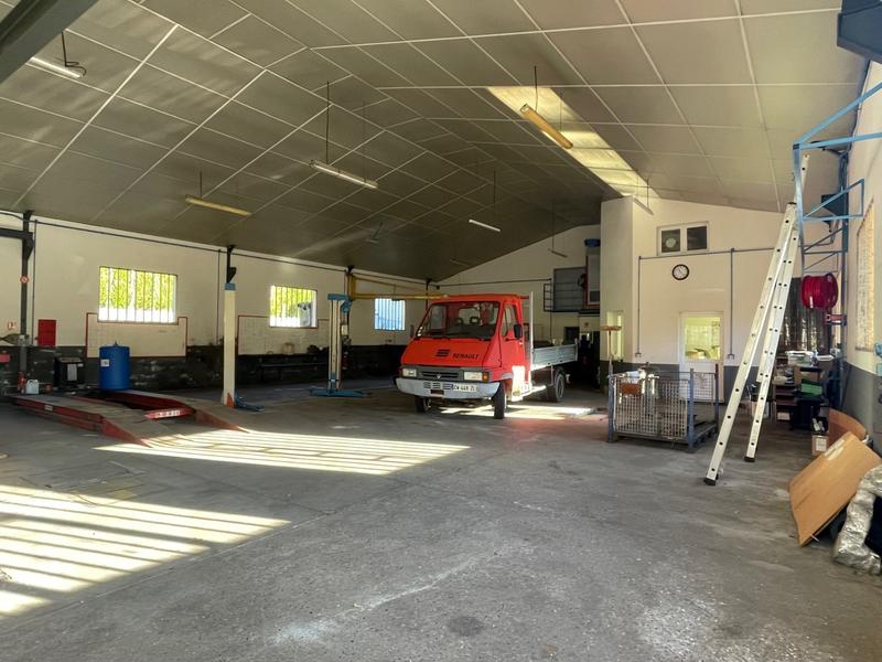 Local d'activités - 300 m²