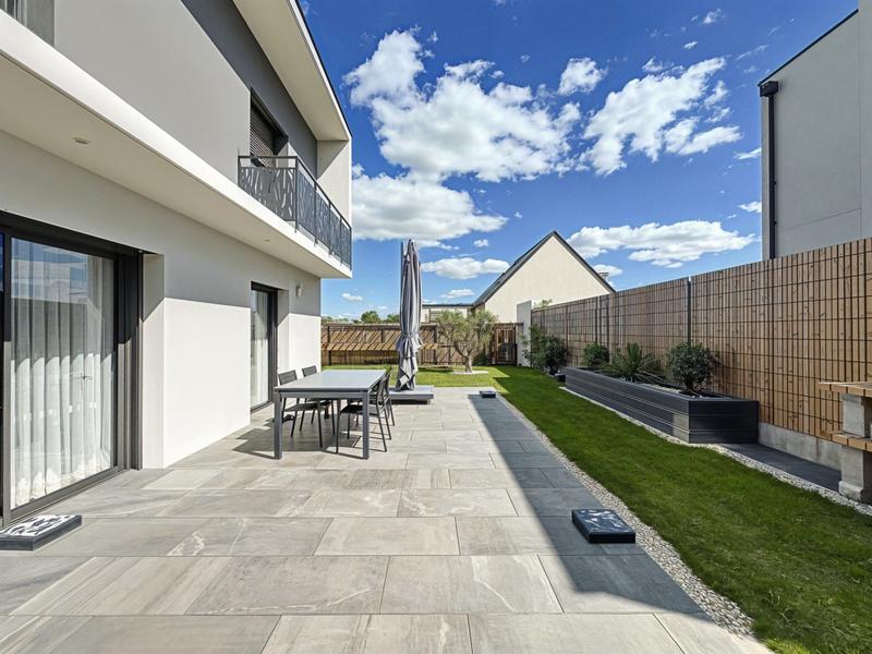 Maison contemporaine - 167 m² - 6 pièces