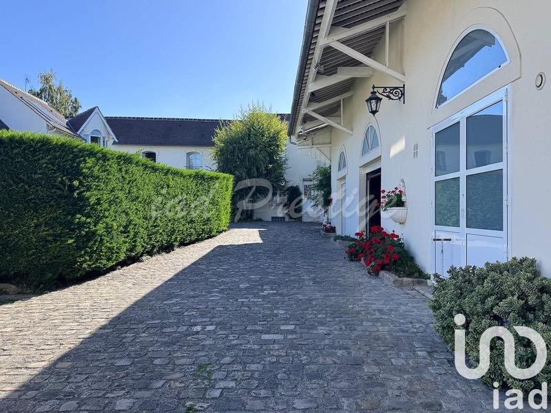 Maison - 868 m² - 14 pièces
