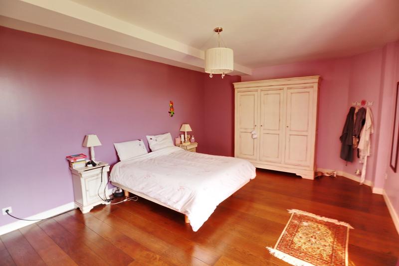 Maison - 400 m² - 16 pièces