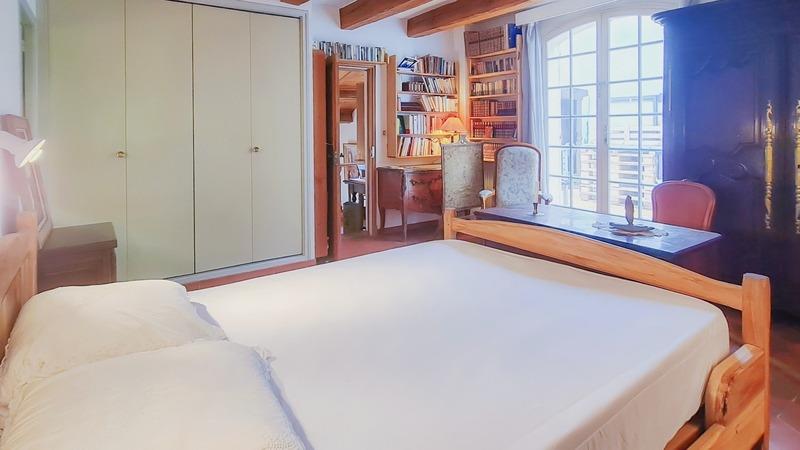 Villa - 266 m² - 8 pièces