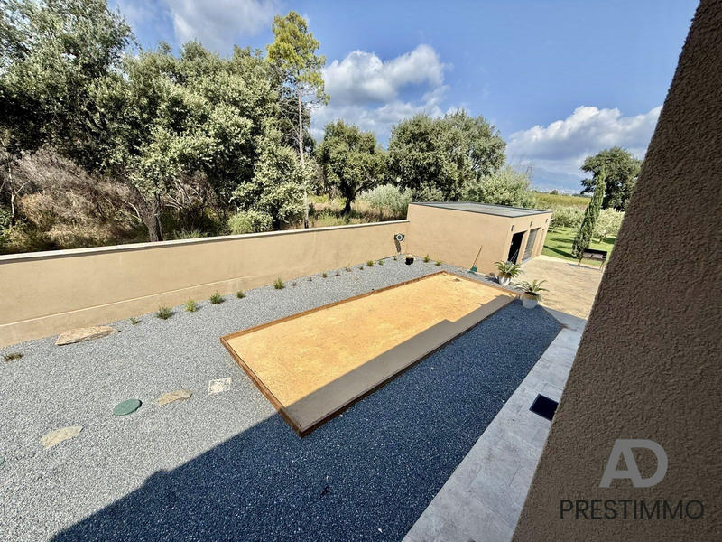 Villa - 250 m² - 6 pièces