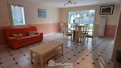 Maison - 222 m² - 8 pièces