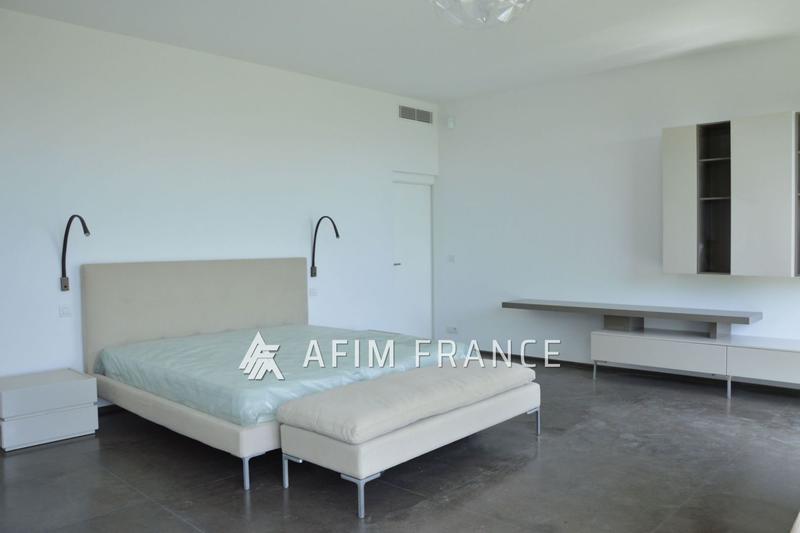 Villa - 380 m² - 8 pièces