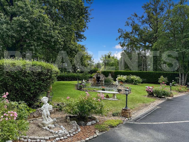 Propriété - 167 m² - 6 pièces