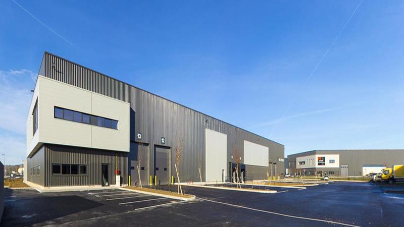 Entrepôt - 1 651 m²