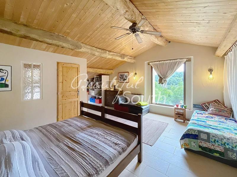 Mas - 385 m² - 10 pièces