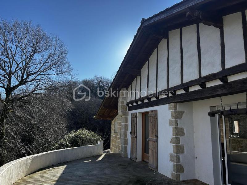 Maison - 179 m² - 6 pièces