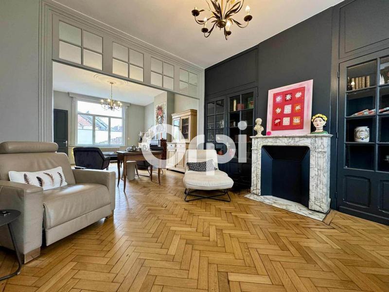 Maison - 228 m² - 7 pièces