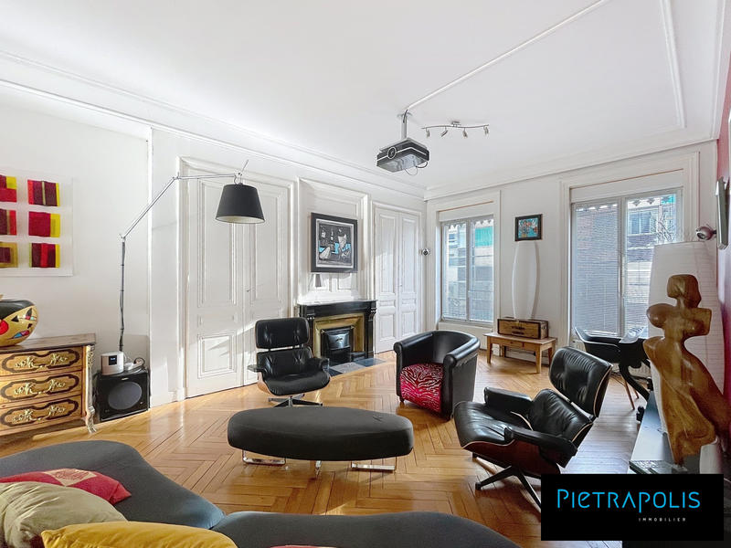 Appartement - 181 m² - 7 pièces