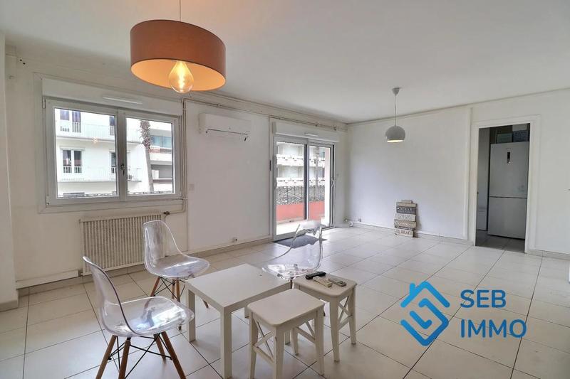 Appartement - 97 m² - 4 pièces