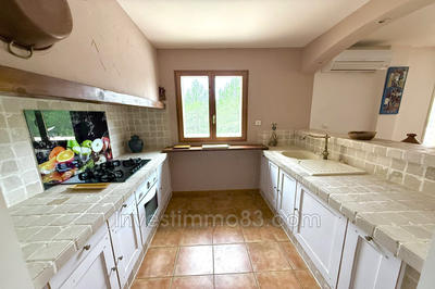 Maison - 236 m² - 9 pièces