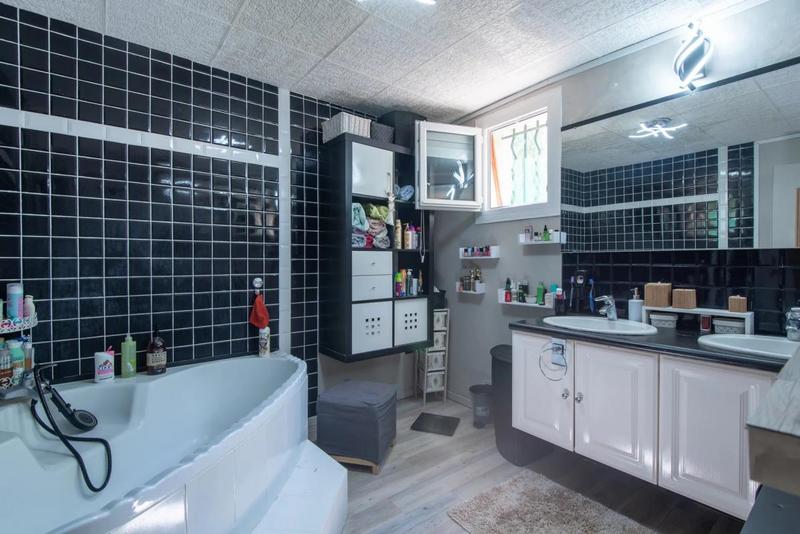 Villa - 280 m² - 11 pièces