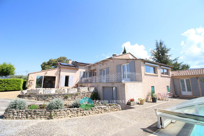 Propriété - 457 m² - 16 pièces