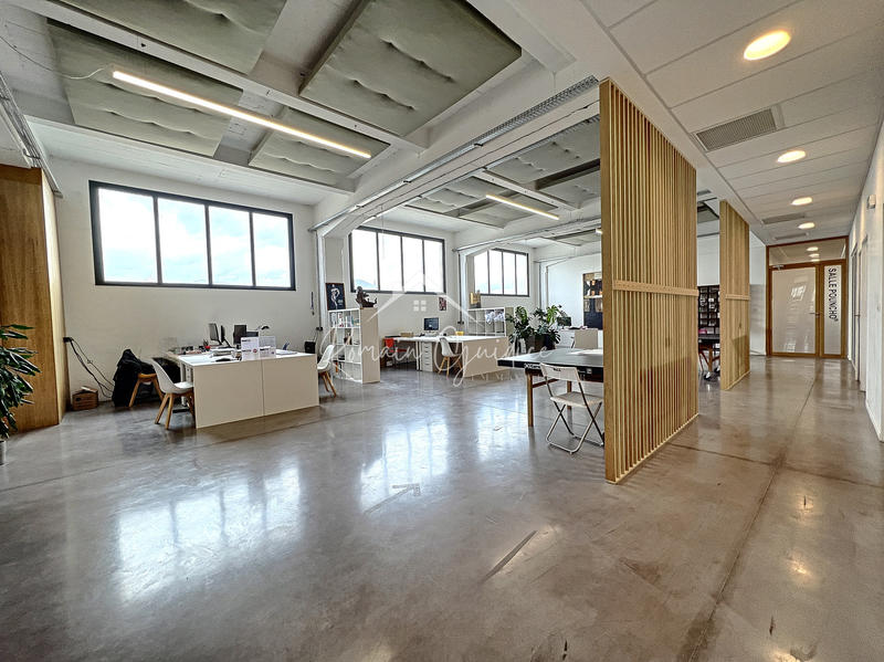 Loft - 311 m² - 8 pièces