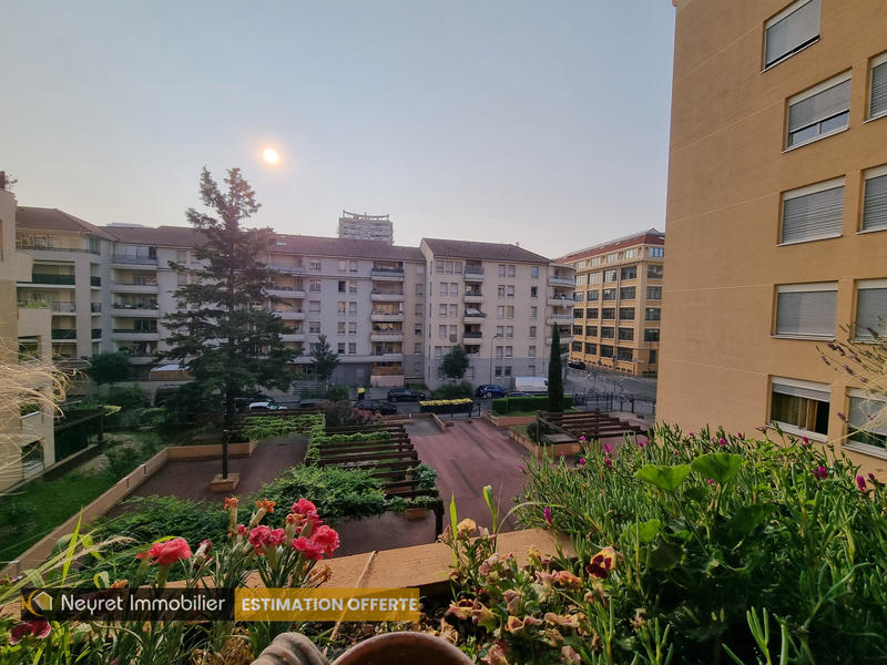 Appartement - 60 m² - 2 pièces