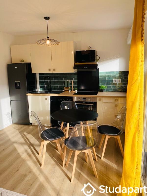 Chambre - 9 m² - 1 pièce