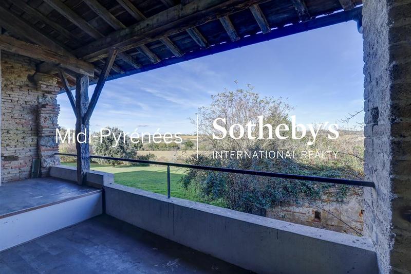 Maison - 356 m² - 10 pièces