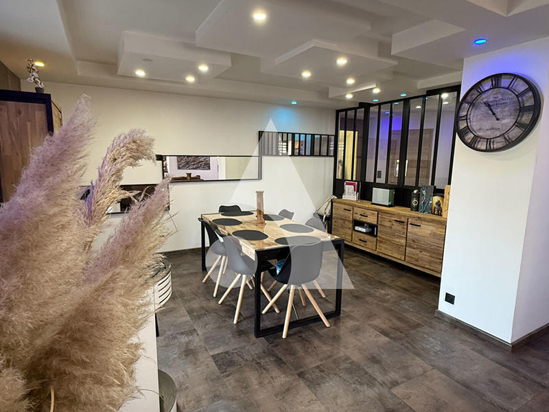 Maison - 176 m² - 5 pièces