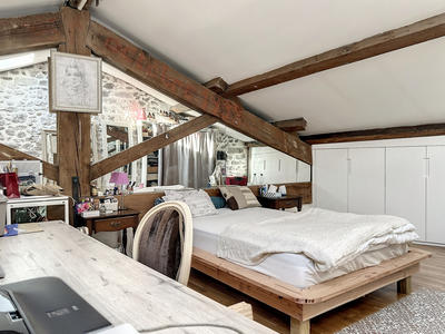 Maison - 230 m² - 8 pièces