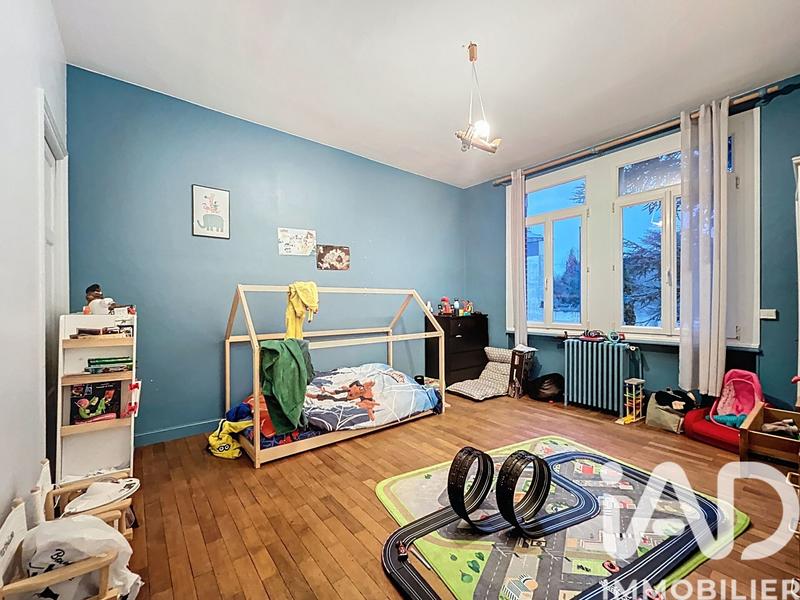 Maison - 260 m² - 10 pièces