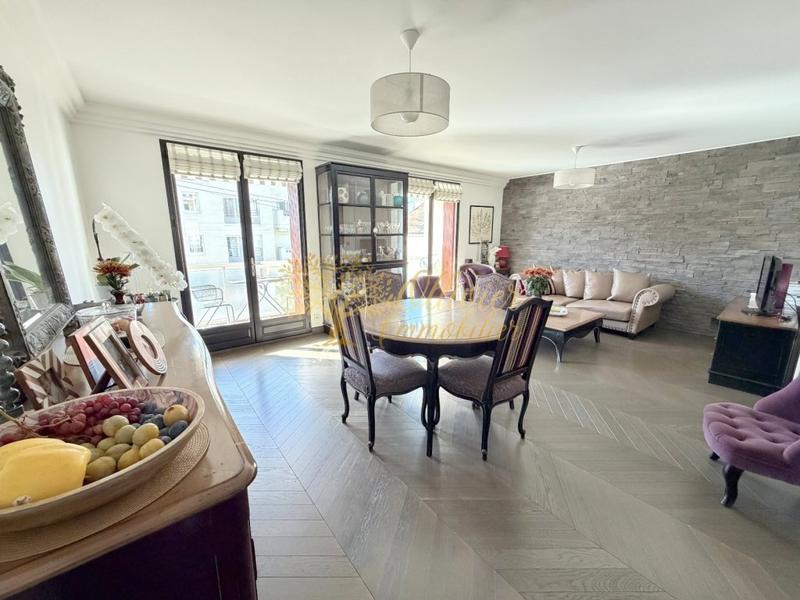 Appartement - 81 m² - 3 pièces