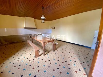 Maison - 225 m² - 12 pièces