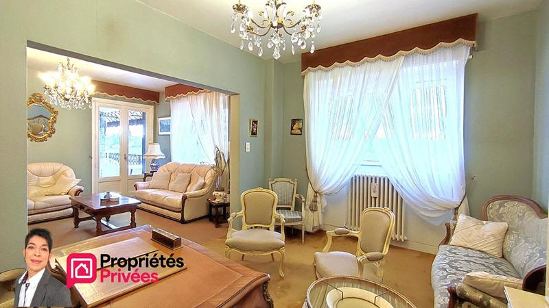 Maison - 218 m² - 8 pièces