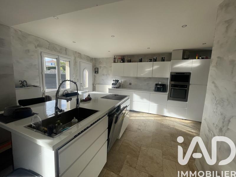 Maison - 225 m² - 5 pièces