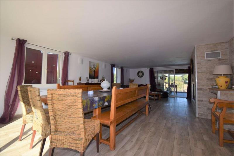 Corps de ferme - 800 m² - 8 pièces