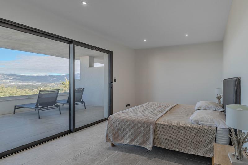 Appartement - 82 m² - 3 pièces