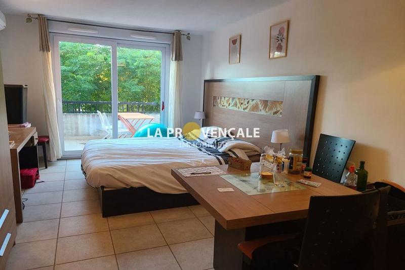 Studio - 25 m² - 1 pièce