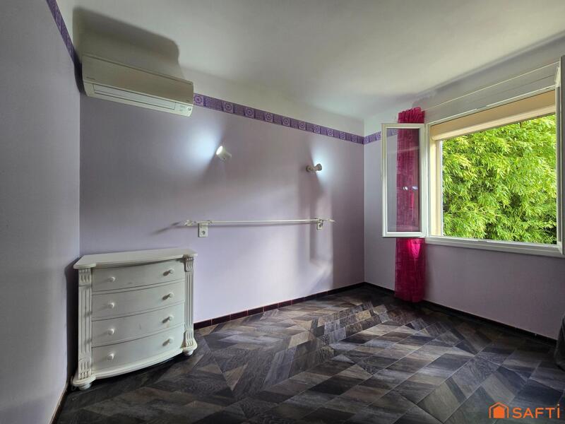 Maison - 225 m² - 10 pièces