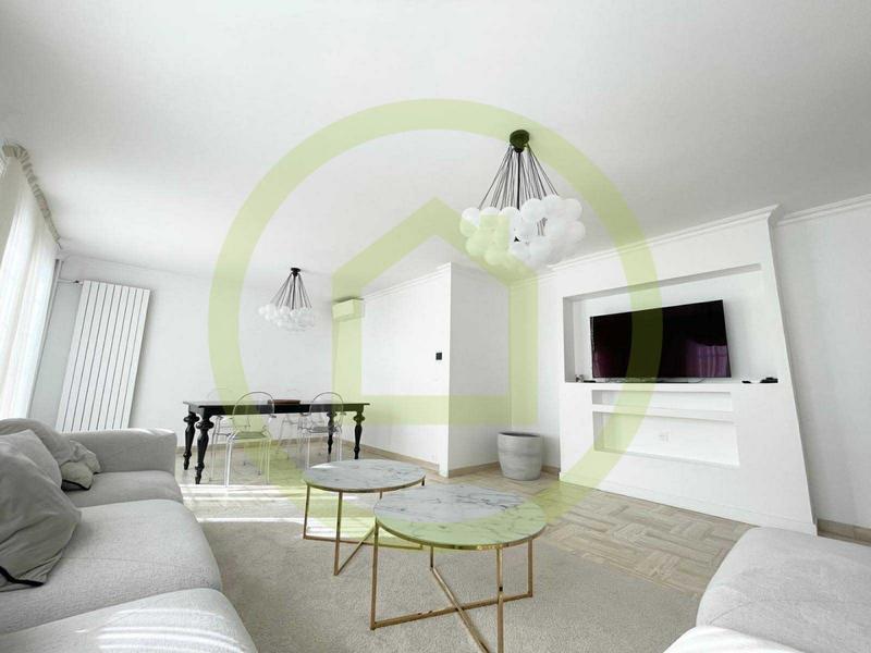 Maison - 230 m² - 6 pièces