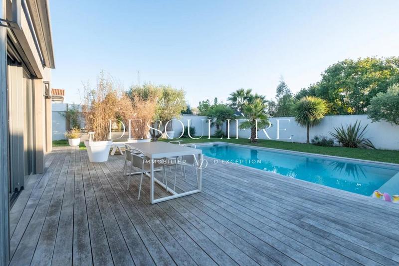 Villa - 220 m² - 7 pièces