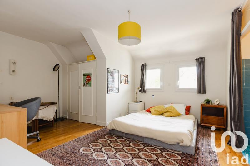 Maison - 246 m² - 8 pièces