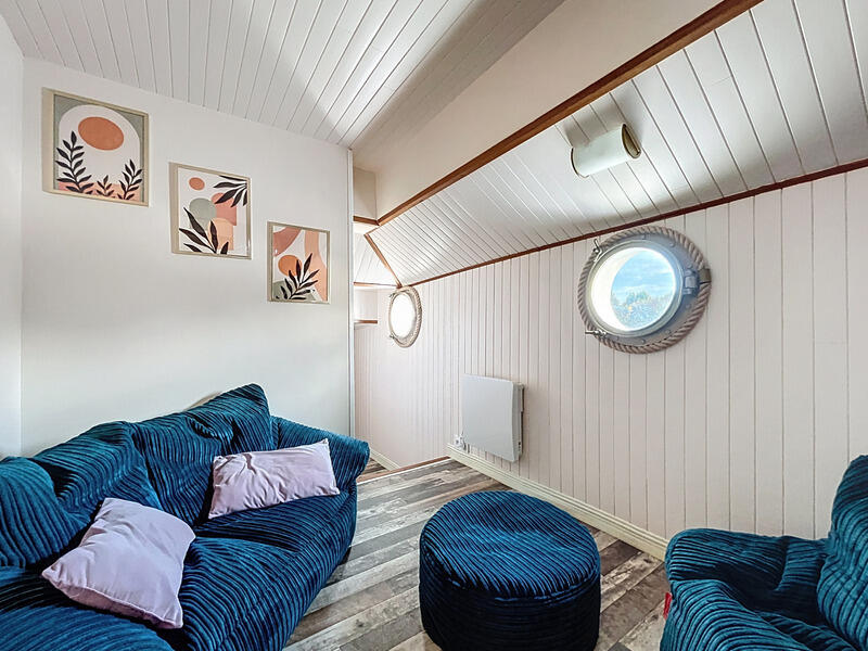 Péniche - 164 m² - 6 pièces