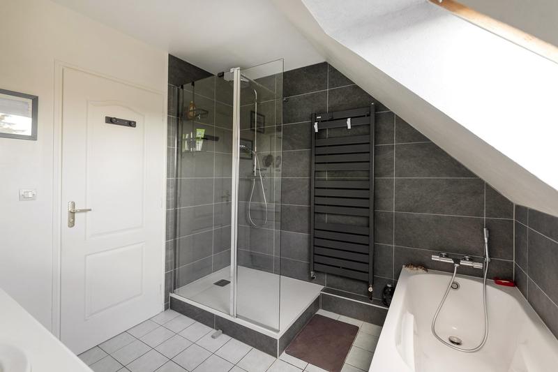 Maison - 184 m² - 6 pièces