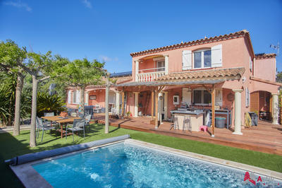 Villa - 180 m² - 6 pièces