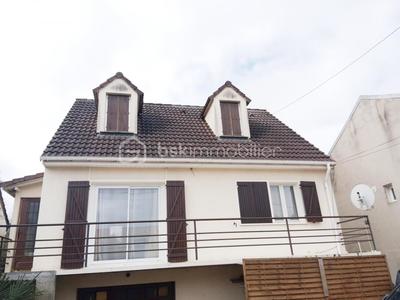 Maison traditionnelle - 80 m² - 4 pièces