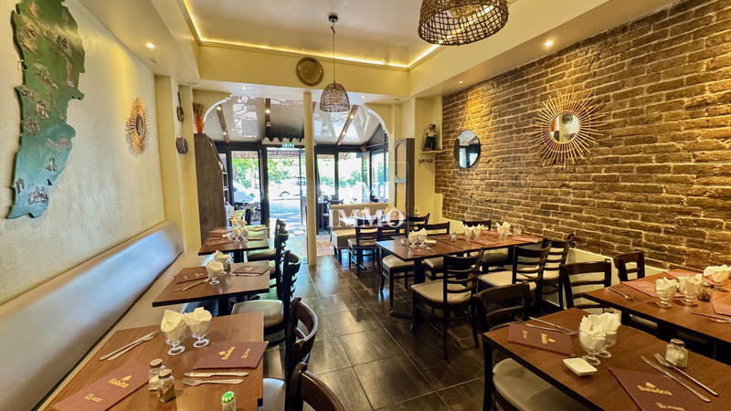 Local commercial - 100 m² - 4 pièces